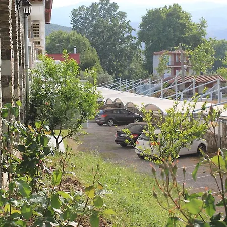 Zeus Hotel 3*