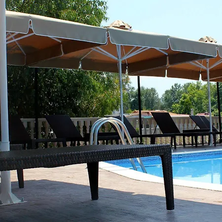 Zeus Hotel 3*