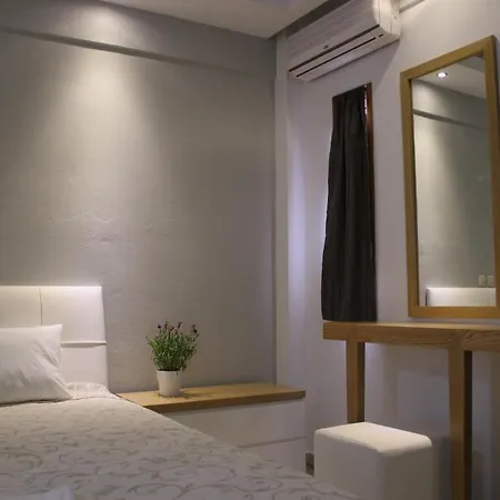 Zeus بلاتامونيس