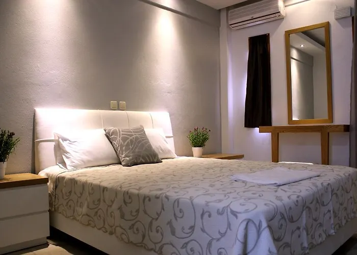 Zeus Hotel 3*